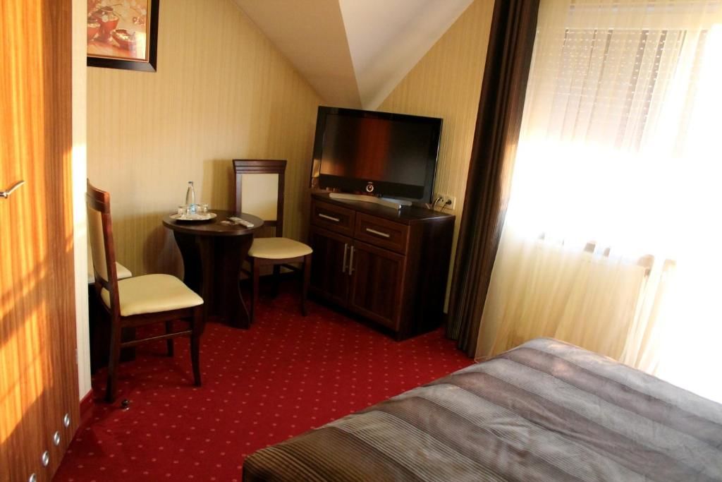 Отель Hotel Linder Malnia