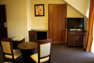 Отель Hotel Linder Malnia Стандартный двухместный номер с 2 отдельными кроватями-1
